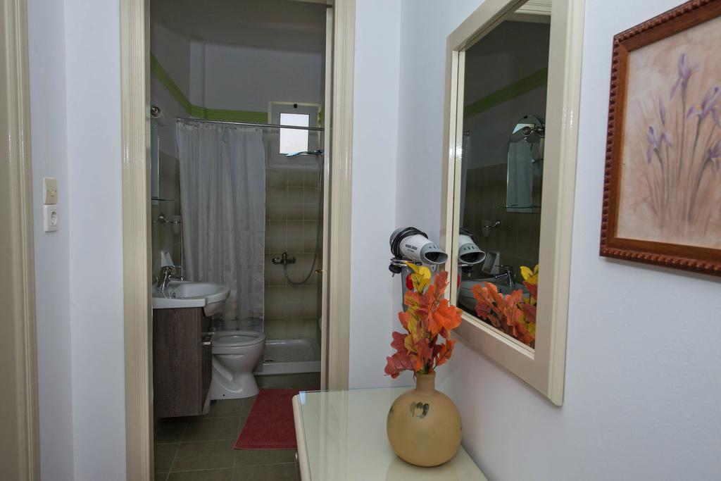 Matrona Apartments Poros Town Exterior foto